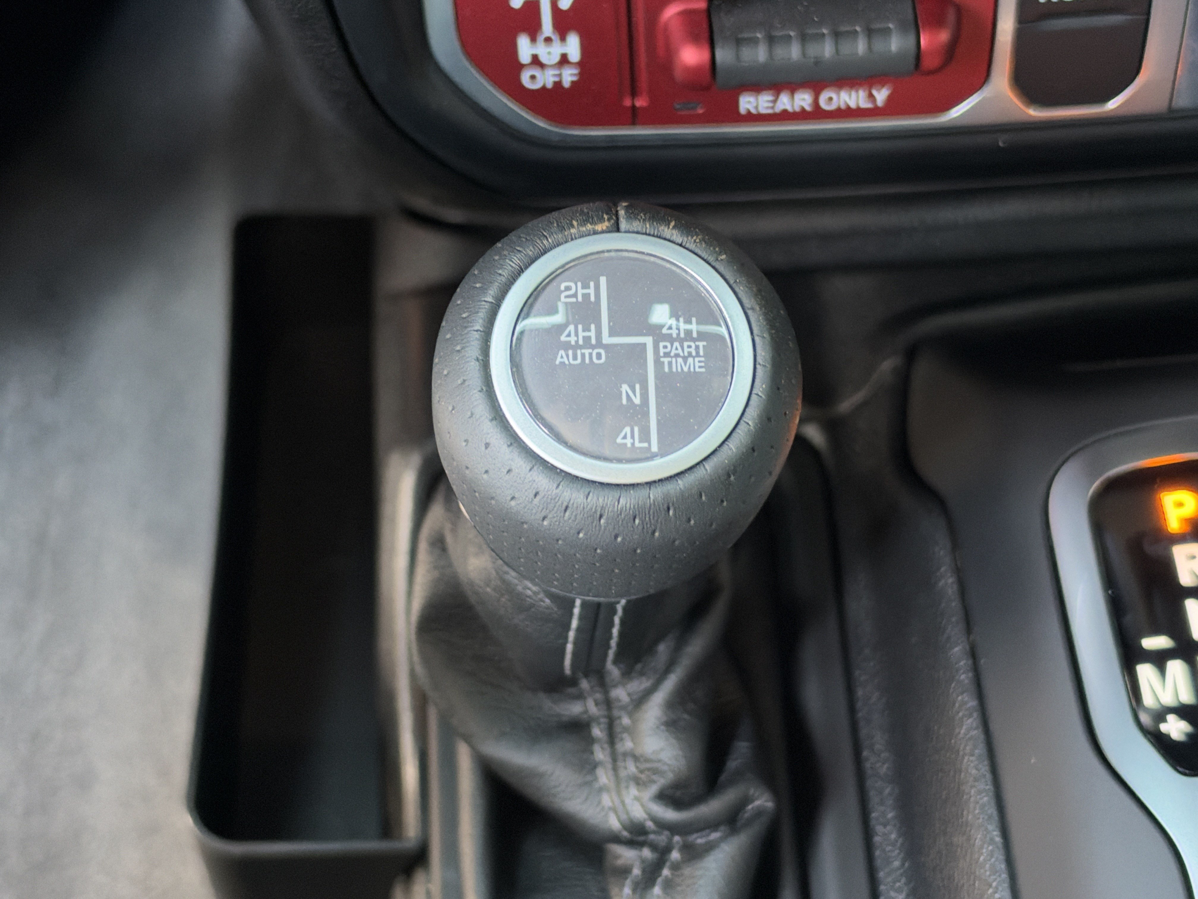 Used 2024 Jeep Gladiator Mojave AWD/4WD image 40