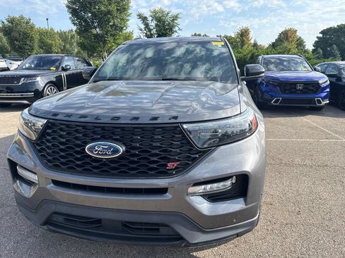 Used 2022 Ford Explorer ST w/ Equipment Group 401A AWD/4WD image 2