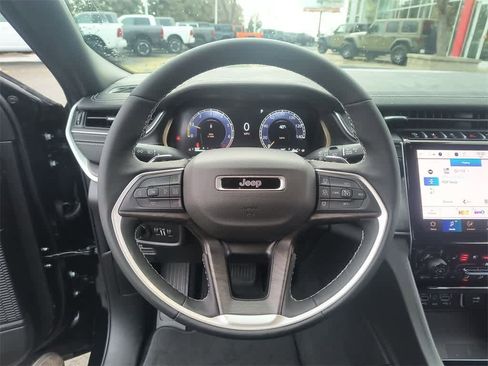 New 2025 Jeep Grand Cherokee Limited image 14