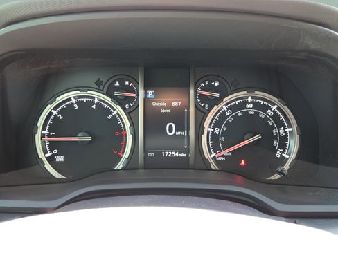 Certified 2024 Toyota 4Runner TRD Off-Road Premium w/ Moonroof Package AWD/4WD image 25