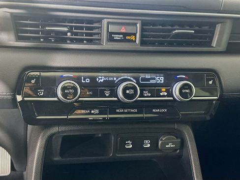 Used 2026 Honda Pilot Touring image 16