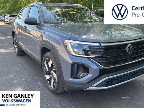 Used 2024 Volkswagen Atlas Cross Sport SE AWD/4WD image 2