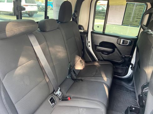 Used 2023 Jeep Gladiator Sport image 18