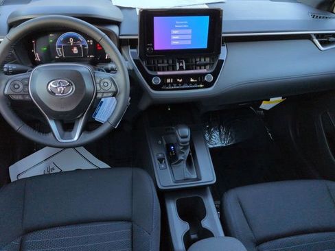 Certified 2026 Toyota Corolla Cross SE image 25