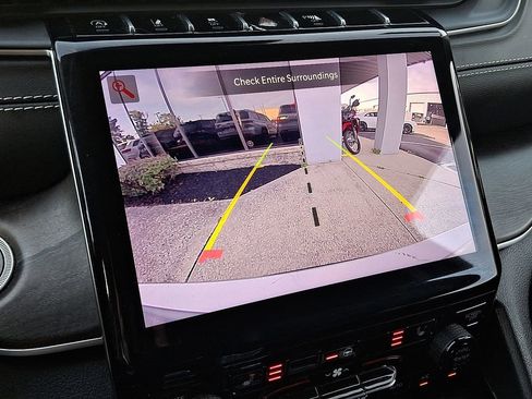 Used 2022 Jeep Grand Cherokee L Limited image 18