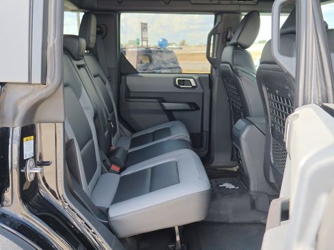 Certified 2024 Ford Bronco Black Diamond image 35
