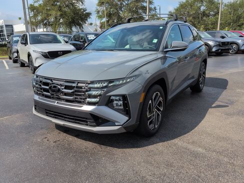 Used 2025 Hyundai Tucson Limited FWD image 8