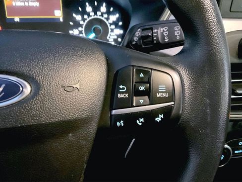 Used 2022 Ford Escape S image 18