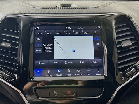Used 2019 Jeep Cherokee Limited AWD/4WD image 15