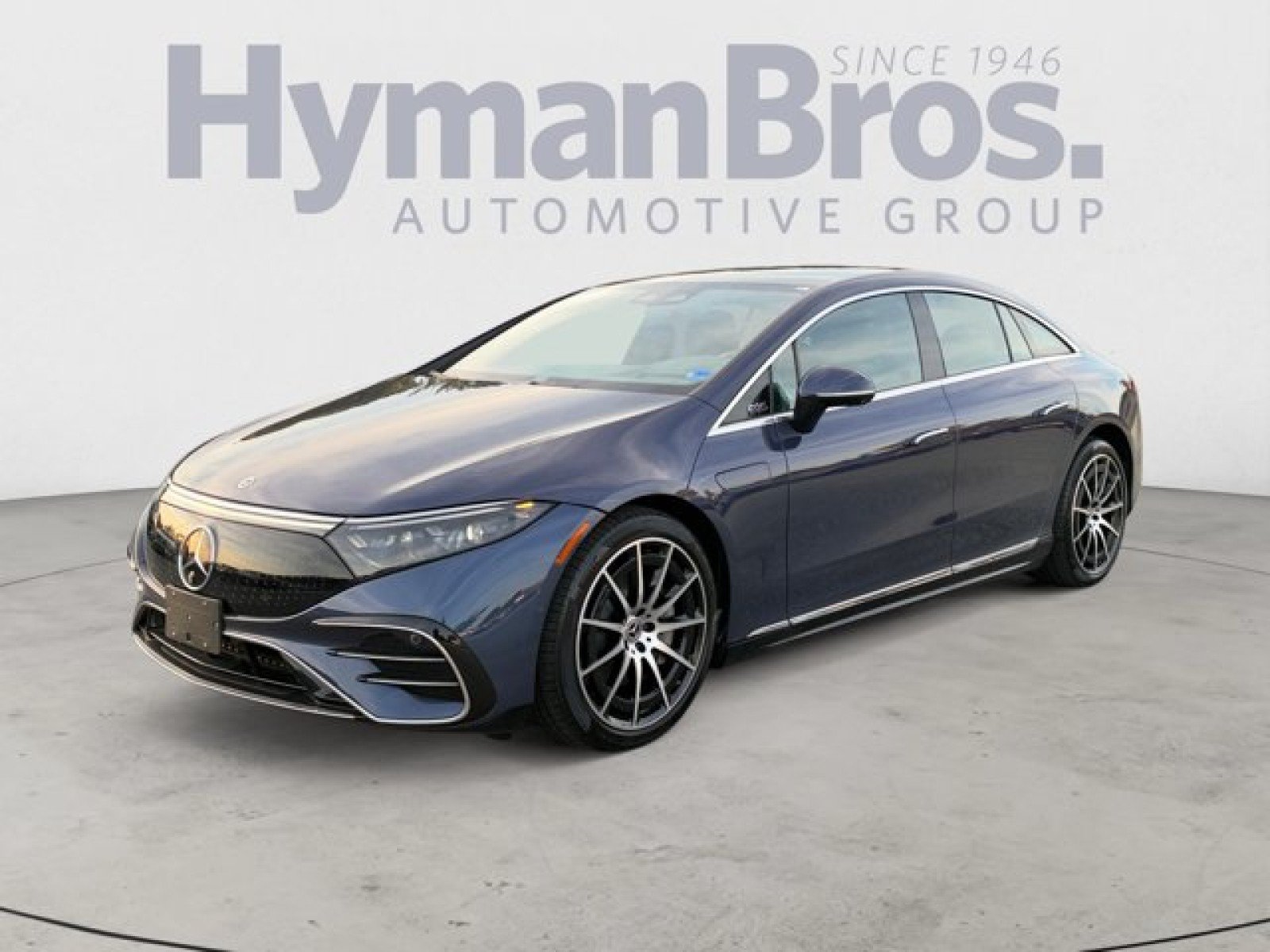 Used 2022 Mercedes-Benz EQS 580 4MATIC Sedan w/ Pinnacle Trim Package image 7