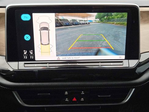 Used 2024 Volkswagen Atlas SE w/ Panoramic Sunroof Package image 18