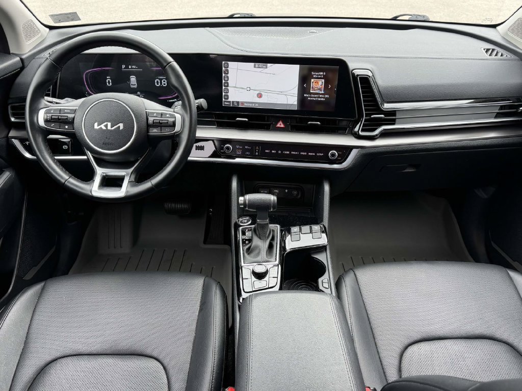Used 2024 Kia Sportage EX FWD image 2