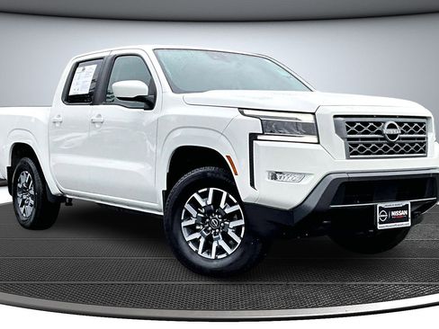 Used 2024 Nissan Frontier SL w/ Technology Package AWD/4WD image 1