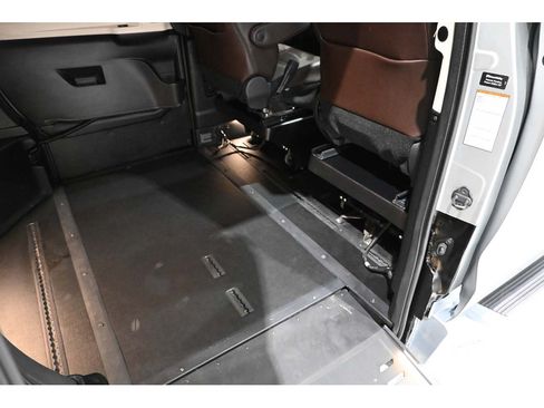 Used 2024 Toyota Sienna Platinum FWD image 19