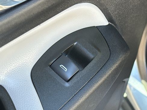 Used 2023 Chevrolet Equinox LS w/ LS Convenience Package AWD/4WD image 30