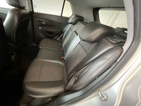 Used 2019 Chevrolet Trax LT w/ LT Convenience Package AWD/4WD image 22