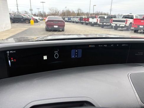 Used 2024 Lincoln Nautilus Reserve image 16