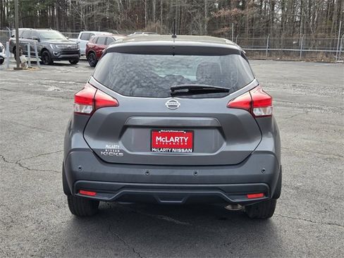 Certified 2020 Nissan Kicks S image 10