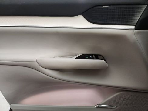 New 2025 Volvo EX90 Plus AWD/4WD image 22
