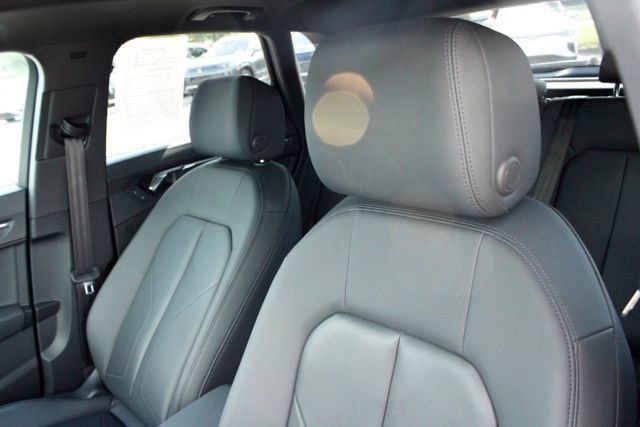 Used 2024 Audi Q3 2.0T Premium Plus AWD/4WD image 12