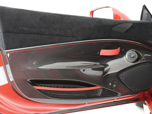 Certified 2019 Ferrari 488 Pista Spider RWD image 39