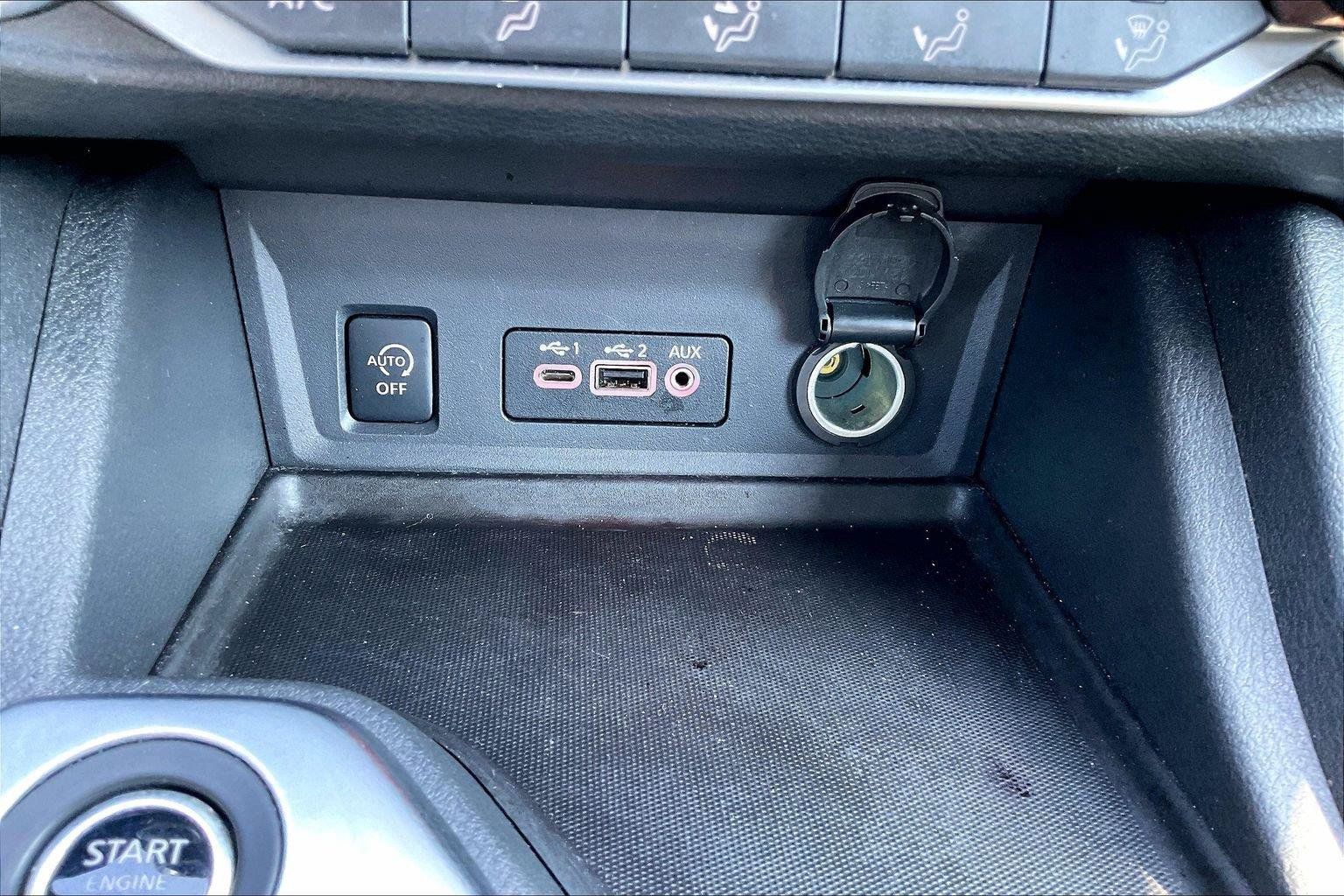 Certified 2025 Nissan Sentra SV w/ Trunk Package FWD image 31