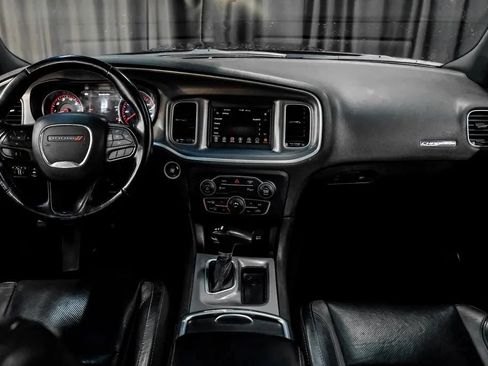 Used 2022 Dodge Charger SXT w/ Leather Interior Group RWD image 17