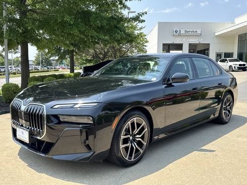 Used 2026 BMW 740i xDrive AWD/4WD image 3