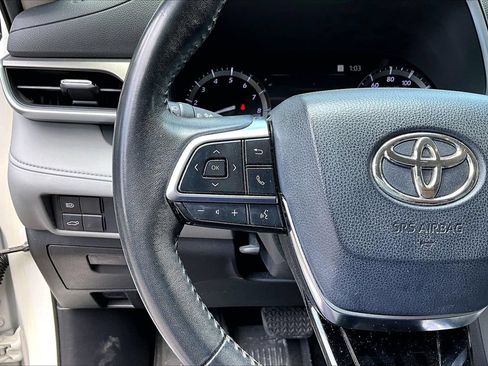 Used 2020 Toyota Highlander XLE FWD image 10