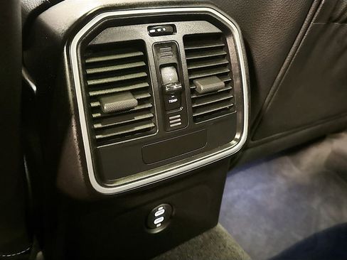 Used 2022 Porsche Macan image 30