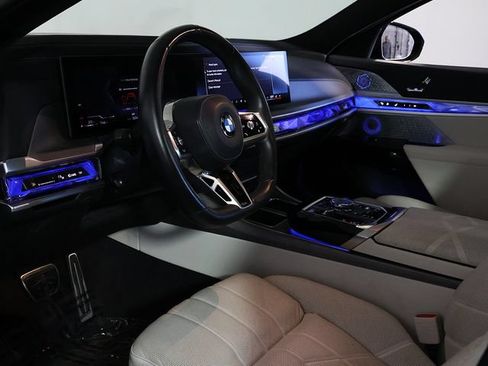 Used 2023 BMW 760i xDrive AWD/4WD image 27