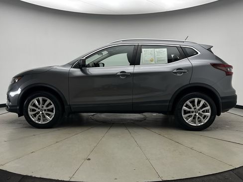 Used 2020 Nissan Rogue Sport SV w/ Technology Package image 2