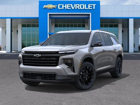 New 2026 Chevrolet Traverse LT w/ Midnight/Sport Edition FWD image 6