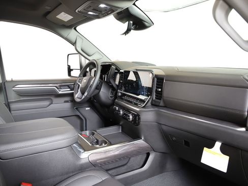 New 2026 Chevrolet Silverado 3500 LTZ w/ LTZ Premium Package AWD/4WD image 9