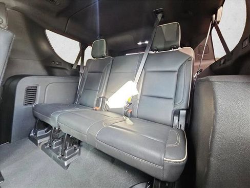 Used 2023 GMC Yukon XL SLT image 19