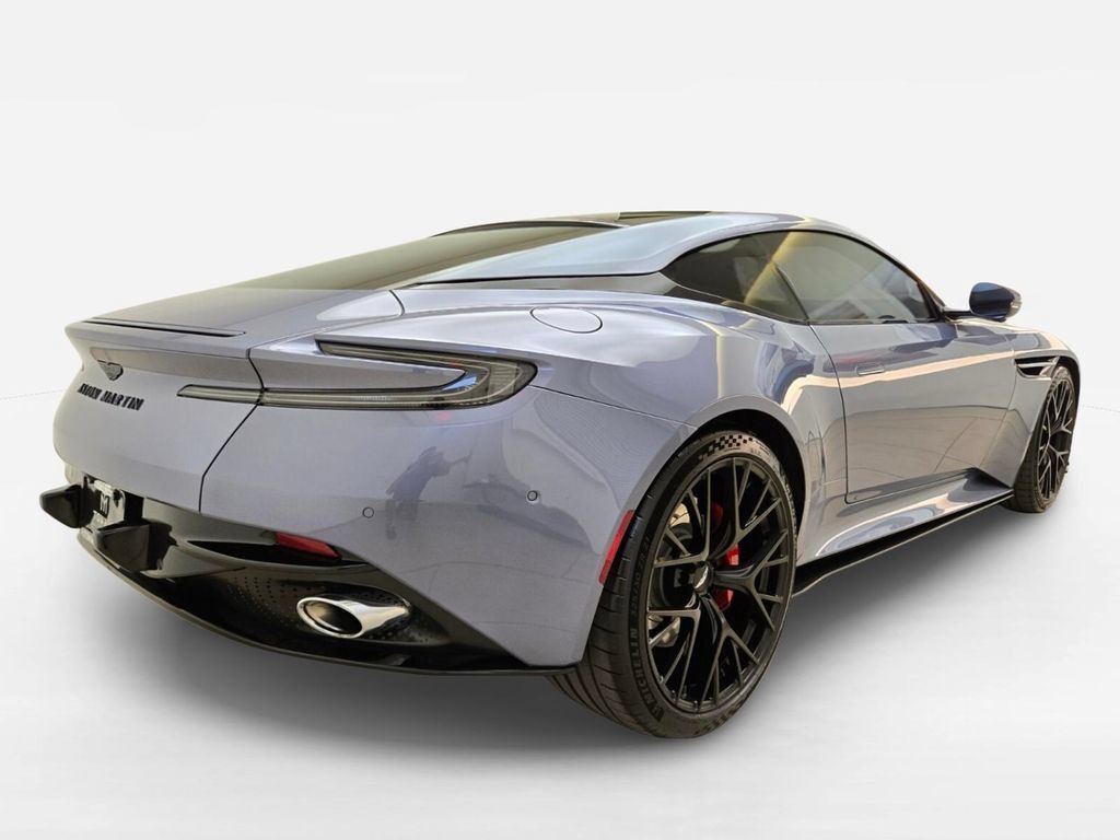 Used 2025 Aston Martin DB12 Coupe RWD image 9
