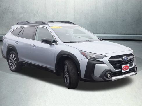 Used 2023 Subaru Outback Limited AWD/4WD image 10