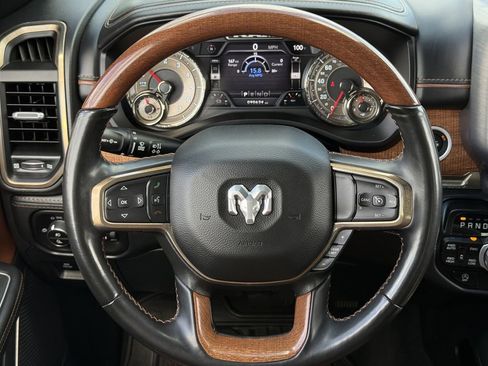Used 2022 RAM 1500 Limited w/ Body Color Bumper Group AWD/4WD image 16