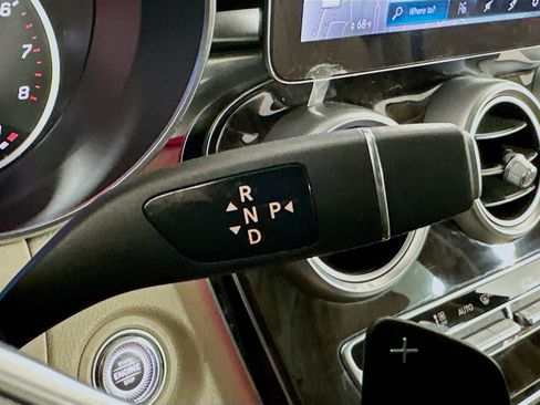 Used 2022 Mercedes-Benz GLC 300 4MATIC image 25