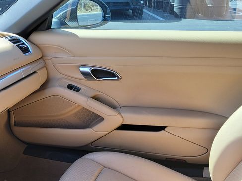 Used 2014 Porsche Boxster image 8