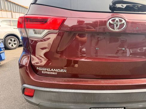 Used 2019 Toyota Highlander XLE image 36