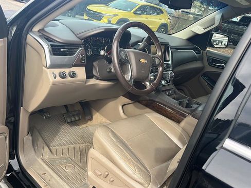 Used 2015 Chevrolet Suburban LT w/ Luxury Package image 19