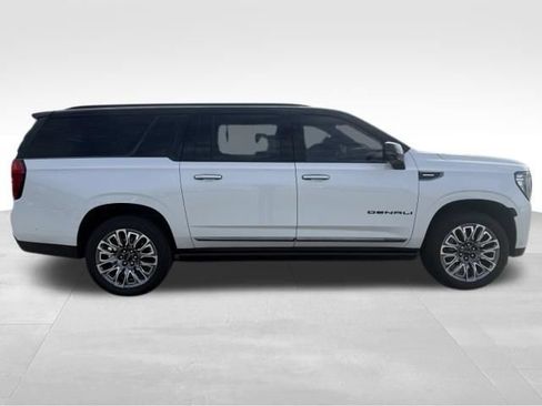 Certified 2024 GMC Yukon XL Denali Ultimate AWD/4WD image 6