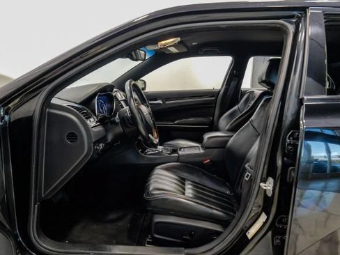 Used 2021 Chrysler 300 S RWD image 5