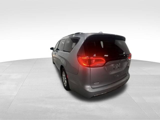 Used 2020 Chrysler Pacifica Touring-L FWD image 11