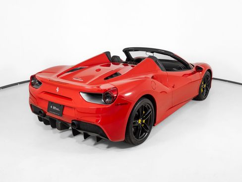Used 2018 Ferrari 488 Spider RWD image 8