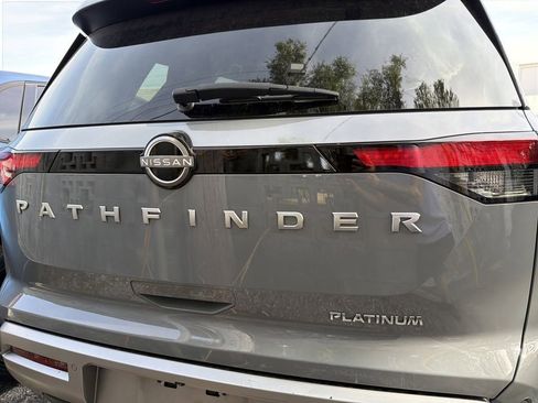 Used 2024 Nissan Pathfinder Platinum w/ Cargo Package FWD image 10