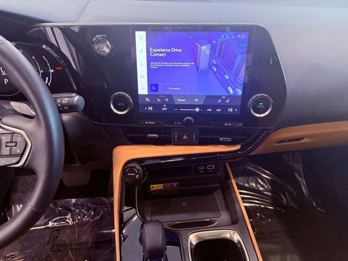 Certified 2025 Lexus NX 250 FWD w/ Accessory Package (Z1) image 24