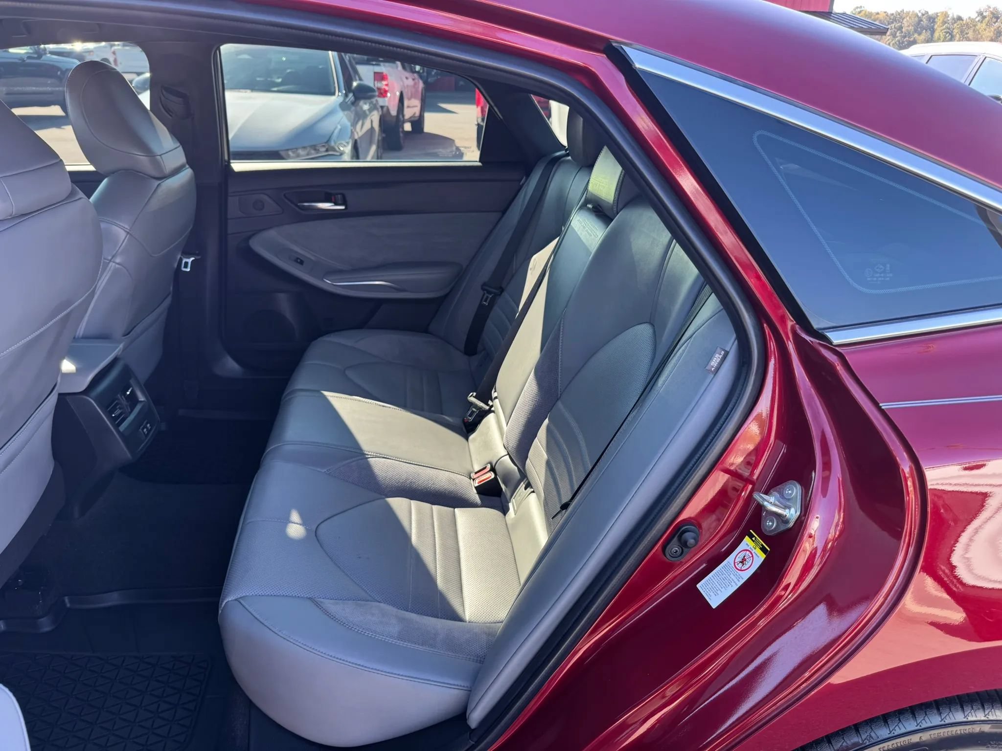 Used 2019 Toyota Avalon XSE w/ All Weather Liner Package FWD image 5