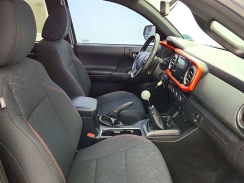 Used 2016 Toyota Tacoma TRD Sport w/ Towing Package AWD/4WD image 24
